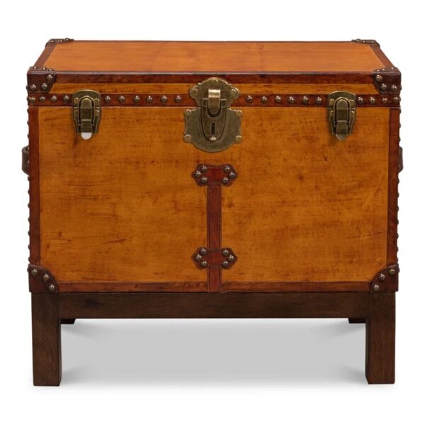 Abilene Accent Trunk