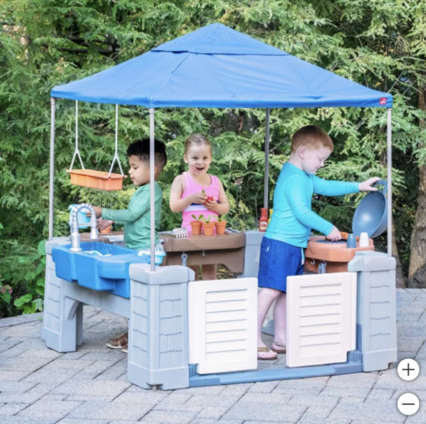 Step2 Grill & Splash Play Center with Canopy