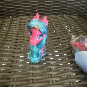Hairmazing Brushable Unicorn, 4” Tall