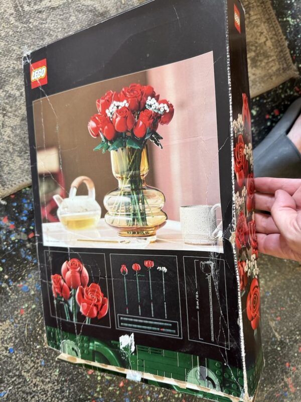 Lego ICONS Bouquet of Roses - Image 3